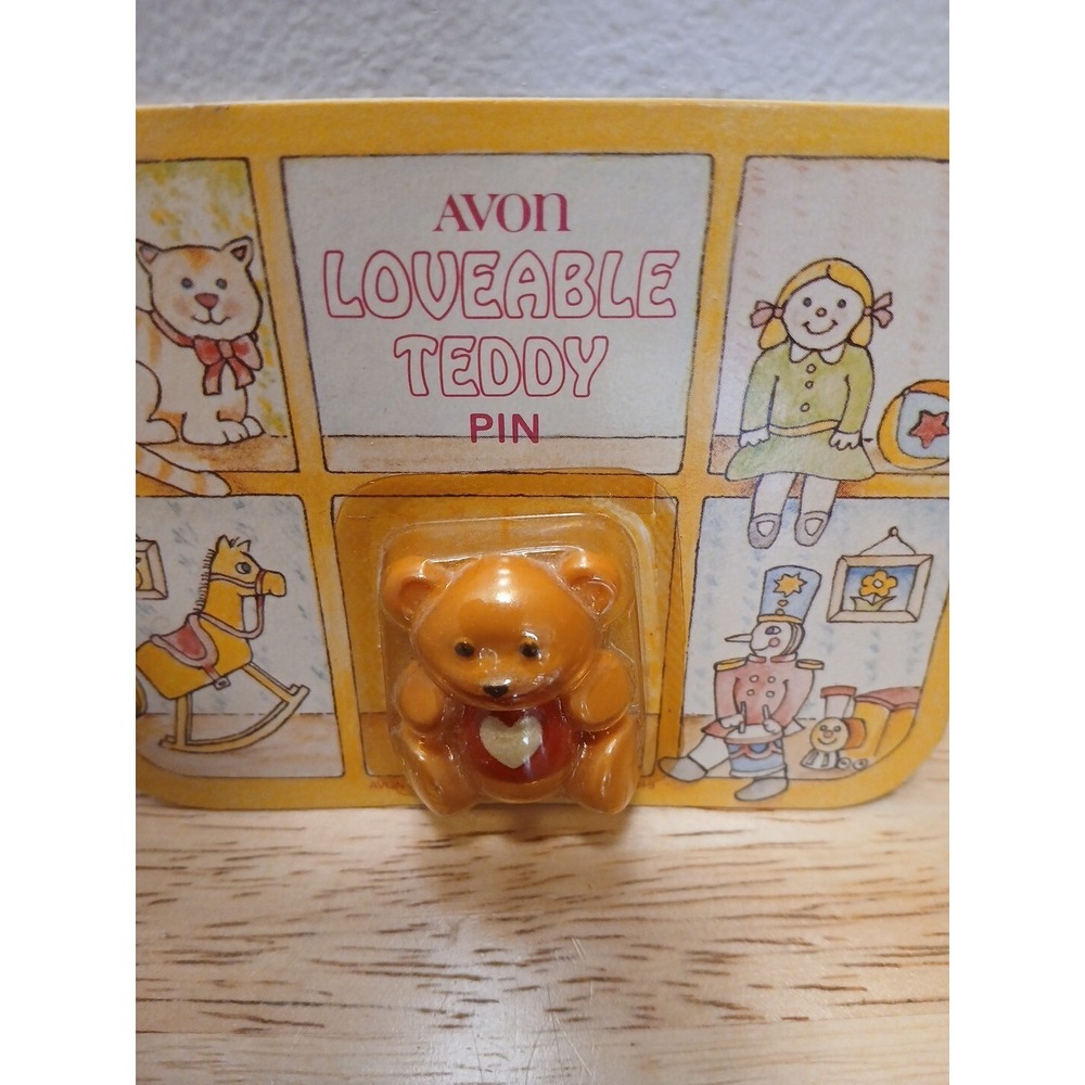 Vintage 1981 Avon Loveable Teddy Pin New
